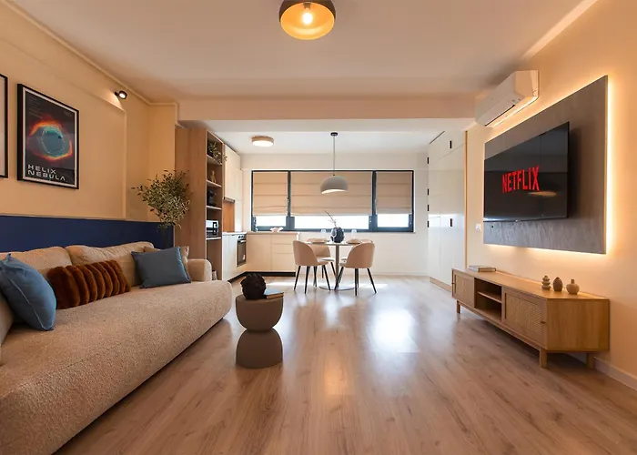 Ivory Design With Balcony By Blvd 36b5 - Free Parking Appartamento *